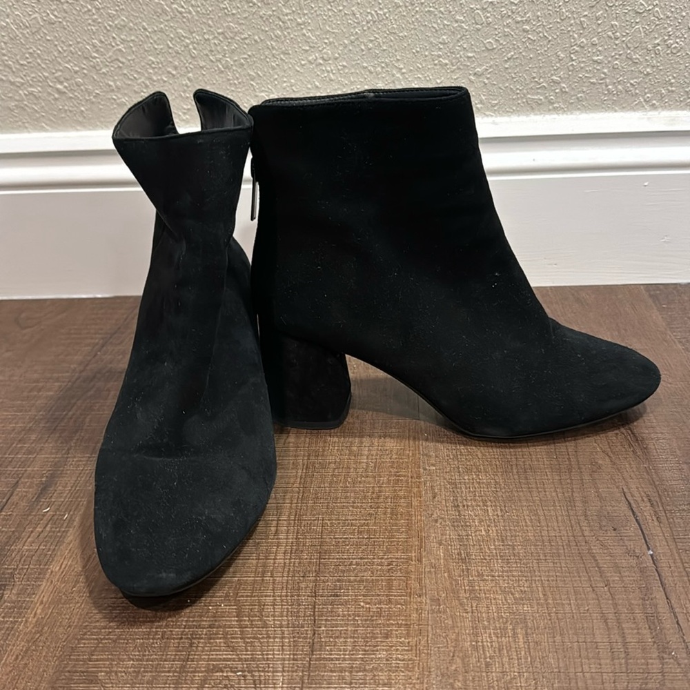 Gianni Bini ankle booties